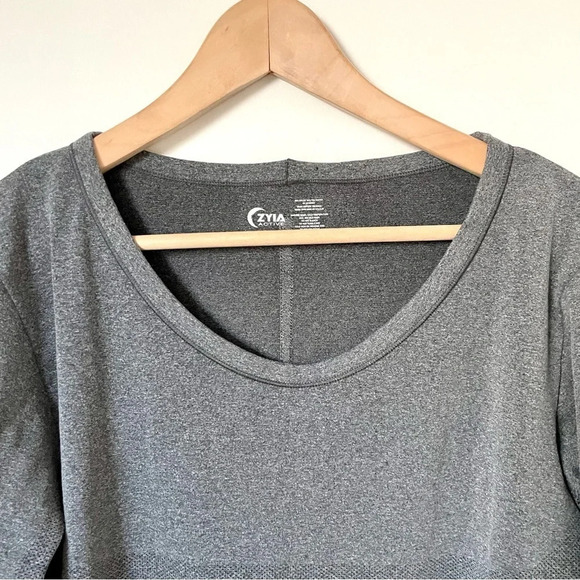 Zyia Long Sleeve Sweat Wicking Running Top - Picture 3 of 5